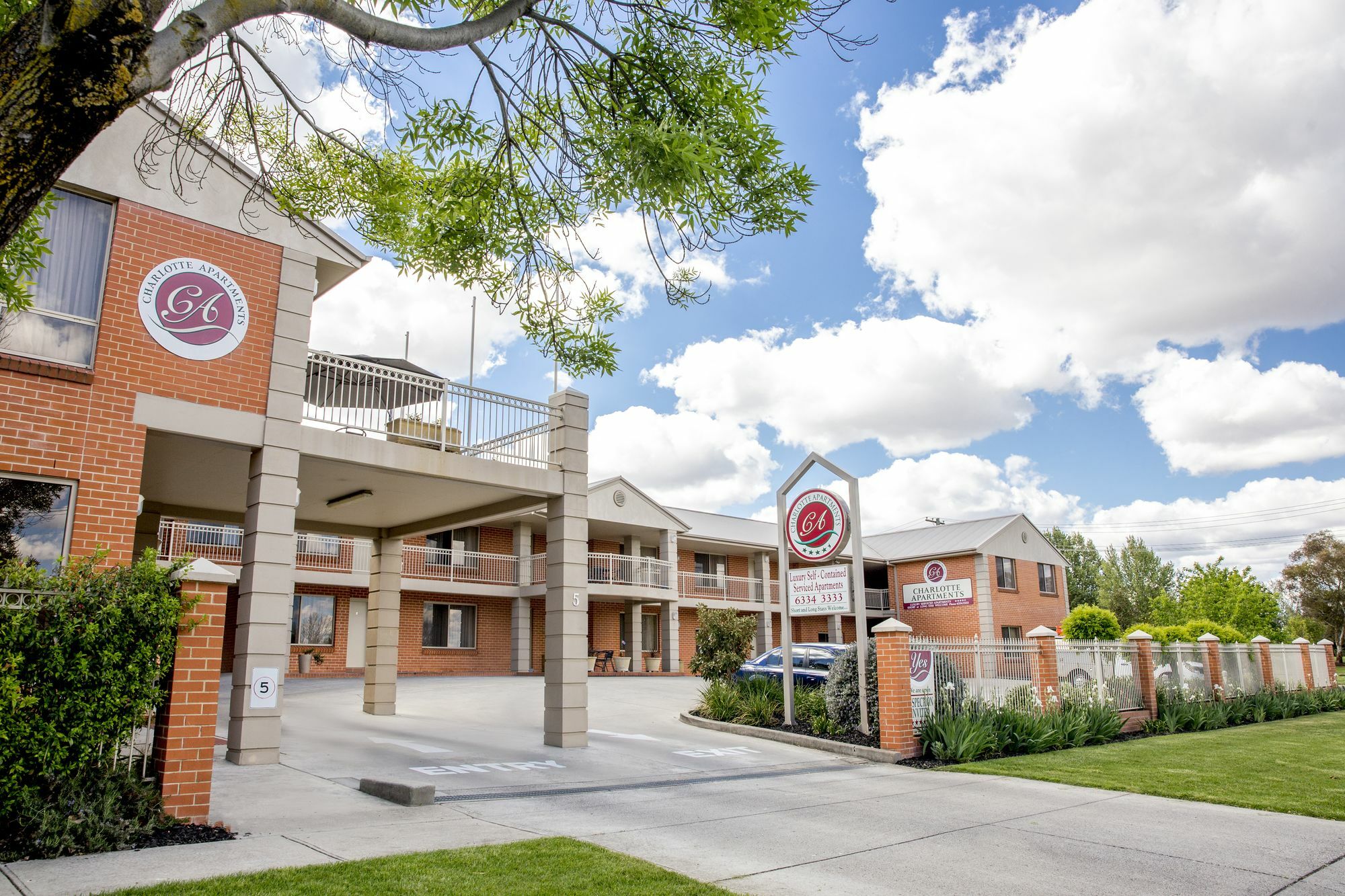 Charlotte Apartments Bathurst Luaran gambar